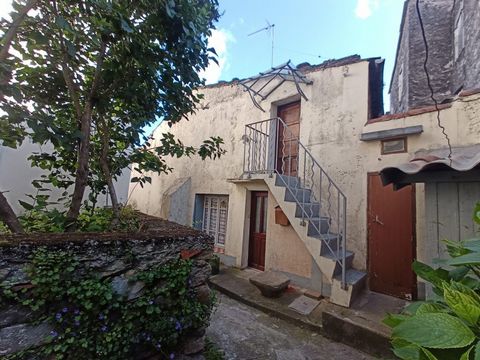 À VENDRE – MAISON DE PLAIN-PIED AVEC COUR, CABANON ET CAVE – SAINT-PONS-DE-THOMIÈRES (34220)