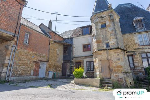 Direction Gacé, in the department of Orne in the Normandy region. It is in Gacé that we offer a large townhouse of 200 m² on three levels. Refreshment work is to be expected inside, and the roof made of tiles and slates needs to be renovated. This is...