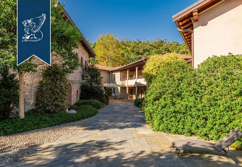 This exclusive noble estate dating back to the early 1700s is for sale in the beating heart of Lombardy, between Como, Bergamo and Milan, 15 minutes from the shores of the lake. This ancient estate has recently been restored to its original splendor ...