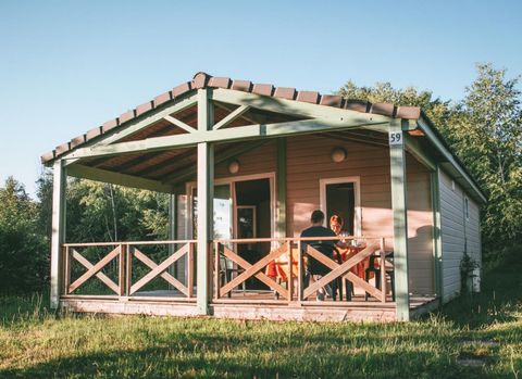 Green nature, peace, lake and beach, in other words, everything you need for an exceptional holiday. The domain that lies over 9 ha is the crossroads of Corrèze, Lot and Cantal departments and is ideally located in the countryside, in the heart of a ...