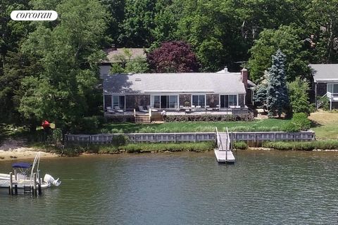 Adorable cottage on Sag Harbor Cove, bulkheaded with dock, move in ready! Gorgeous vistas, quiet and private location. The house has 3 bedrooms, 2 bathrooms, formal living and dining rooms, den, and attached garage. Minutes to the heart of the villag...