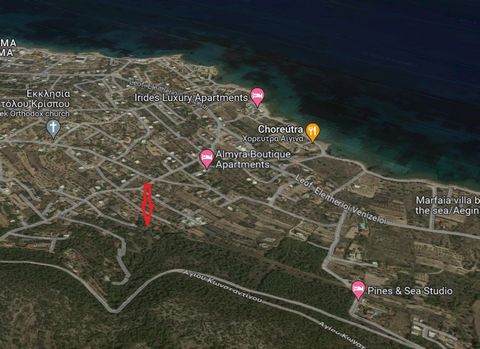 Bouwgrond te koop op het eiland Aegina. Het perceel van 410 m², glooiend, 4 zijden, voorgevel 38m, bebouwbaar, in een woonwijk, 600 m van de zee, met in de verte uitzicht op zee. De gevel van het pand bevindt zich aan de straat Ethniki Antistaseos. H...