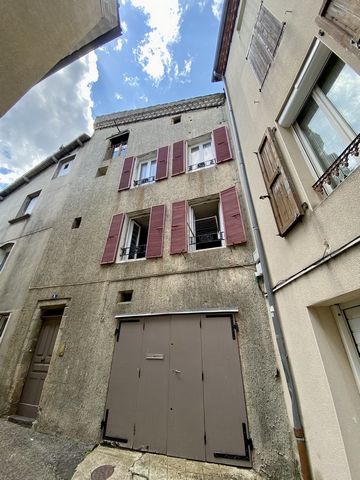 In the city center of LANGOGNE, house of about 72 m2. It comprises on the ground floor: entrance and garage; on the first floor: living room with kitchenette and a toilet; on the second floor, two bedrooms and a bathroom with toilet. On the top floor...