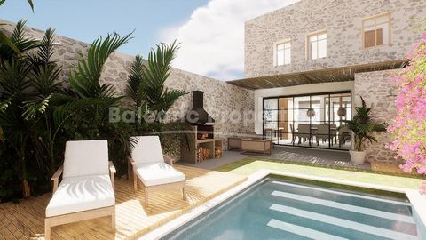 Refubished 4 Bedroom town house with pool in a central area of Arta Nestled in the heart of the picturesque town of Artá, this exquisite historic residence, boasting a legacy of over a century, is currently undergoing a splendid renovation, seamlessl...