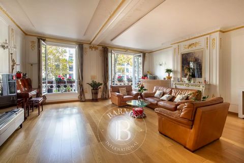 Barnes is listing this exceptional apartment on the noble floor of a stunning 1850s building with a lift, in a bustling and rapidly changing district. Dual-aspect property offering generous volumes and a ceiling height over 3 metres (9.8ft). Comprisi...