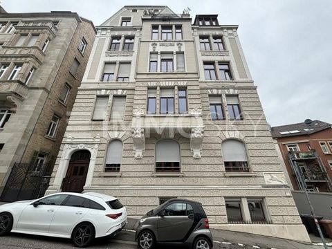 A partir de agora, este apartamento de 3 quartos no sopé do Hasenberg, um dos locais mais procurados de Stuttgart, está disponível para venda! O apartamento está localizado no 4º andar de um edifício de apartamentos com um total de 10 apartamentos e ...