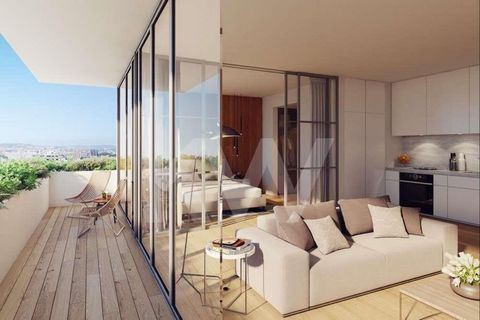 LX Living development is located in a privileged and central location in Lisbon: the Amoreiras area, a highly sought after residential area in the city center. Amoreiras is a particularly popular place due to its extremely central location and great ...