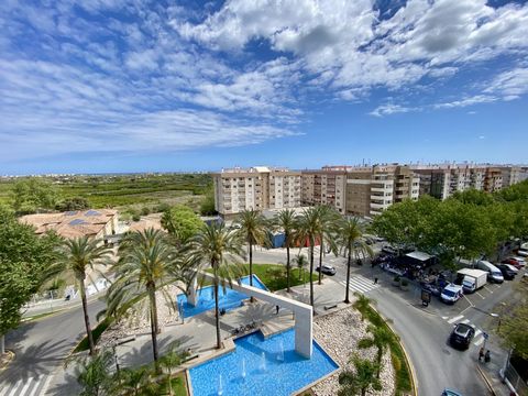 Modern furnished and completely renovated apartment in central Oliva available for both long term rental and sale Very light and spacious and located in the town centre walking distance to all amenities On the first floor with lift 2 balconies 1 inne...