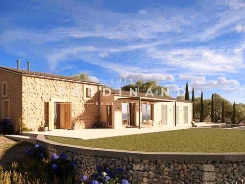 Villa Sereno: Luxury, style and views in Mediterranean splendor This finca combines traditional Mallorcan architecture and modern luxury in perfect harmony. The house is currently under construction and includes an old historical part, which is being...