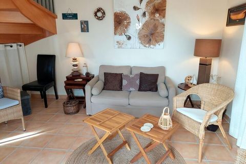 Beautiful sea view of the present shallow bay! At low tide, the sea retreats far: ideal conditions for spending carefree holidays with children, and your four-legged friend will also feel at home here. Pretty cottage for a casual seaside holiday. For...