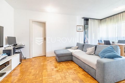 A two-room apartment of 61 m2 is for sale in the heart of the Jarun settlement, ideal for a family looking for a quiet and pleasant living space. Apartment description: The apartment consists of: Spacious living room Kitchens Dining room connected to...