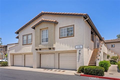 Opportunity Knocks!!! Welcome to the pristine clean 8 Via Contento, located the Tijeras Creek Villas community which is situated in the heart of the beautiful city of Rancho Santa Margarita which is consistently at the top of the SAFEST cities list i...