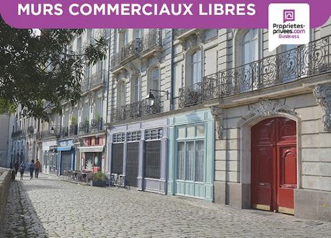 Nicolas BOUVERNE vous propose une maison fermette au carré de 400 m² sur un terrain de plus de 1.200 m², située dans le Pévèle, secteur Seclin-Phalempin. Actuellement en usage commercial restauration et habitation. Cette propriété permet d'envisager ...