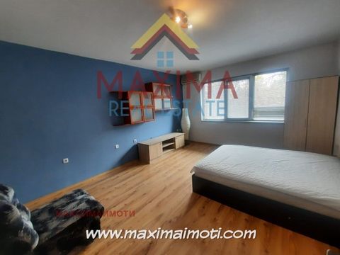 ref.21213, MAXIMA Real Estate offers you a WONDERFUL, SUNNY apartment with EXCELLENT LOCATION, located in a residential building with ACT 16! The property is on the MIDDLE floor, ENTIRELY INTERNAL, with SOUTH exposure. It consists of a spacious livin...