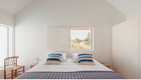 Two-bedroom villa with 123sqm of gross construction area and 173sqm of exterior area. In the heart of Baixo Alentejo, in the district of Beja, lies Herdade da Torre Vã, a place where each visitor can write their own story. This visionary project, cre...