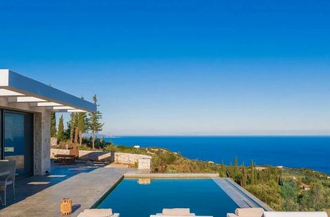 GADAIT International presenta una splendida villa in pietra situata su un terreno di 1.500 m², ideale per fughe tranquille o per esplorare l'isola. Questa moderna villa dispone di 2 spaziose camere da letto, 2 eleganti bagni, un comodo soggiorno, una...