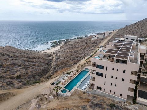 Witamy w El Gavilan Villas. Luksusowe osiedle mieszkaniowe położone wysoko nad nim z widokiem na Ocean Spokojny i plażę Cerritos. Nowo zbudowany przy użyciu wszystkich najlepszych wykończeń, ten apartament z 2 sypialniami i 2,5 wanną na 2. piętrze je...