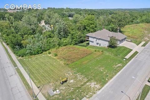 Maintenance Provided Lot. Bring your builder and make your dream home a reality! We’re thrilled to offer new homes starting from the mid to upper $600s and beyond. The Woods of Somerset features new homes conveniently located a few minutes south of I...