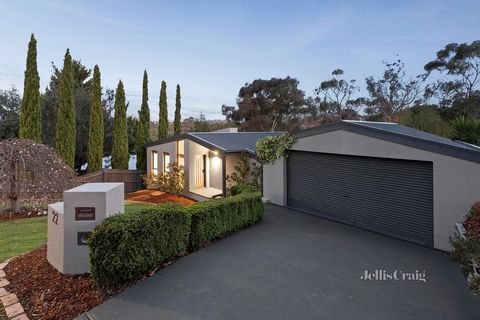 Showcasing an exquisite contemporary renovation and enchanting panoramic views, this impressive residence boasts a superbly flexible floorplan designed to evolve with growing families. Backing directly onto lush Warranwood Reserve bushland with an el...