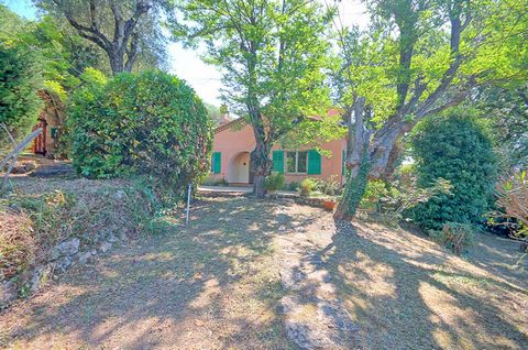 SOUS OFFRE ! ERA GRASSE MAGAGNOSC , vous propose à la vente dans le quartier très prisé de Super Magagnosc cette maison atypique de 126.48 m² des années 60 édifiée sur un terrain arboré de 1030 m². Elle est composée d'une cuisine indépendante , d'un ...