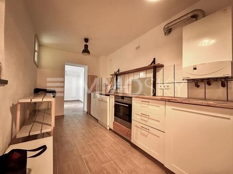 +++ Please understand that we only accept inquiries with COMPLETE personal information (complete address, telephone number and e-mail). +++ The exposé with photographs is available on request! Welcome to this versatile five-party townhouse in the sou...