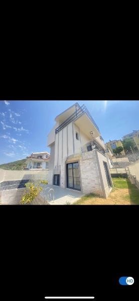 Our triplex 3+1 villa, which we built in Karaçulha neighborhood, Çalica area, is for sale.  Our villa, which has an underfloor heating system and an en-suite bathroom in all rooms, has a land share of 212m². It has a private pool and jacuzzi. On the ...