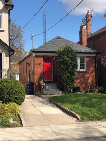 DO NOT MISS THIS INCREDIBLE OPPORTUNITY! This Charming Detcahed Bungalow Is Perfect For Young Families Or A Great Investment For Builders And Renovators, In The Saught-After Bedford Park Area. This Prime Lot Set Between Highly Desirable Yonge Street ...