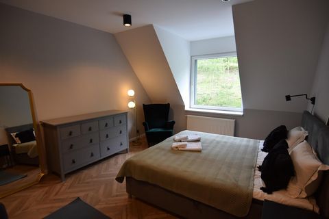 Spacious, modern and stylish holiday apartment on the third floor of a resort. From the roof terrace you have a view of Lake Radunskie (one of the largest lakes in the so-called Kashubian Switzerland). The apartment is comfortably furnished and has e...