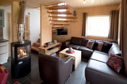 Welkom in uw exclusieve toevluchtsoord op de Kreischberg, waar comfort en gemak naadloos samengaan in dit charmante chalet. Met een oppervlakte van 70 m² biedt dit heerlijke pand met gemak plaats aan maximaal 6 gasten. Met twee slaapkamers met tweepe...