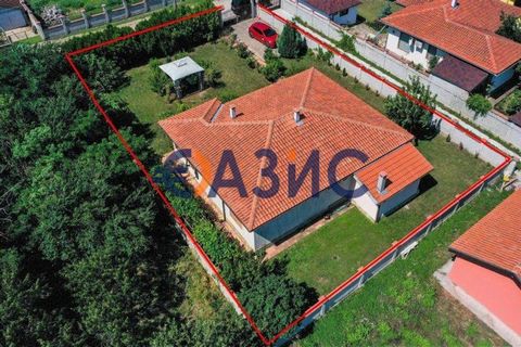 ID 33816942 An independent one-storey house is offered for sale in the village of Sokolovo,Balchik, the regionDobrich , 7 km to Balchik . Cost: 165,000 euros Locality: Sokolovo village, commonly.Balchik, the regionDobrich Rooms: 5 Total area: 123 sq....