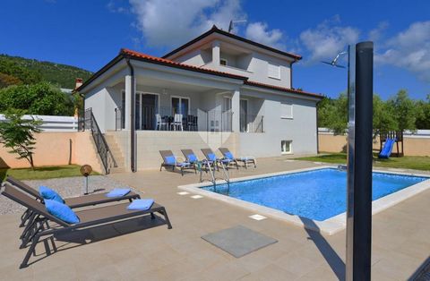 Location: Istarska županija, Labin, Labin. Excellent modern house with a sea view. The house is located near the town of Labin, only a 10-minute drive by car. However, it is more important that the house is located 500 meters from the sea. It is loca...