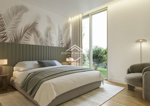 Apartamento T2 com piscina e vista mar com grandes áreas ajardinadas para lazer envolventes. Localizado nos arredores da cidade em zona habitacional, no entanto com muita proximidade a zonas de serviços, escolas, hospitais, entre outros. Esta fração ...