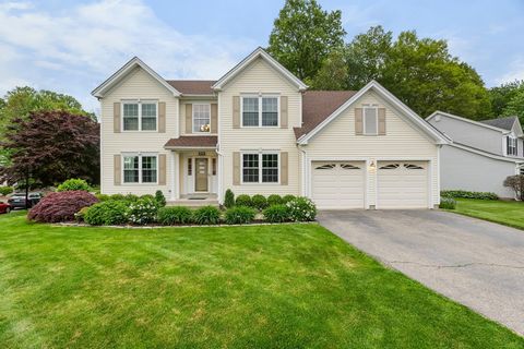 Seller requests all offers by 8:00PM Monday 6/02*** Welcome to 55 Oak Ridge Lane, a hidden treasure located in the desirable Lexington Green community. This expansive residence features over 2,600 square feet of living space, including a versatile 1,...