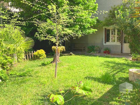 MONTÉLIMAR, immeuble de 4 logements de 295 m2