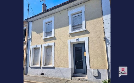 EN EXCLUSIVITÉ A MONTMAGNY ? MAISON 6 PIÈCES+GRANDE CAVE VOUTEE, CALME, PARKING, BEAUCOUP DE POTENTIEL! Idéal familles nombreuses ou familles recomposées ! Très beaux volumes et une surprise à la fin de la visite ! Visite virtuelle Matterport sur dem...