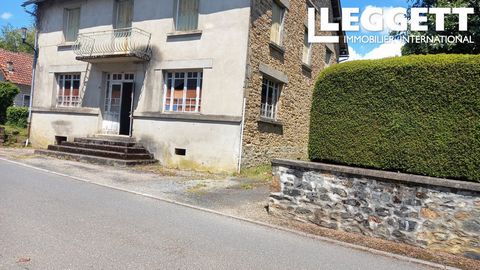 A37515AEC19 - Large village stone house to renovate, electric and water connected, also connected to mains drains. Situated in the centre of the village close to the church and local commerce. Would make a family home also potential for a bed and bre...