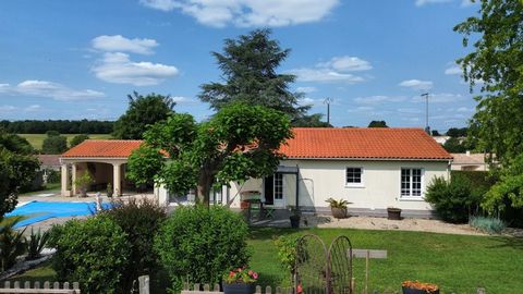 Maison familiale avec piscine, vue dégagée et cadre bucolique Écoyeux (17770)