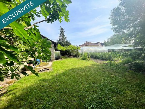 Maison traditionnelle de 204 m2 de surface avec une Grande de 300m2 et un local indépendant sur 12 ares de terrain