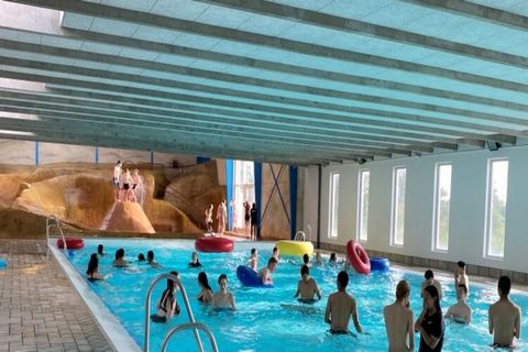 First Camp Klim Strand - Northwest Coast ist das ultimative Ziel für Familien und bietet eine Mischung aus Entspannung, Abenteuer und Wellness in einer wunderschönen Küstenlandschaft. Dieser kinderfreundliche Campingplatz heißt Gäste aller Altersgrup...