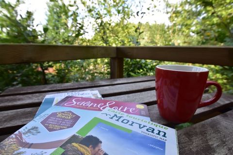 Des frais optionnels de services et utilités d'un montant de EUR 69,00 seront facturés avant votre arrivée. Les détails sont fournis ci-dessous. Jusqu'à 5 chiens sur demande ! Amoureux de la nature et des chiens, attention : cette jolie maison de vac...