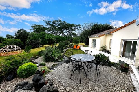 Superbe maison d'architecte de 318m² habitables sur 20 000m² de terrain