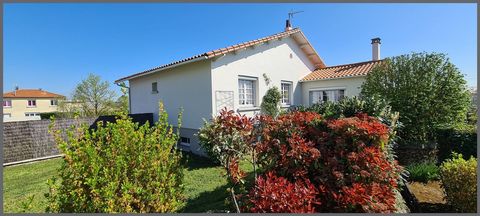 4 Chambres, Beaux volumes à vivre, avec 2 garages.