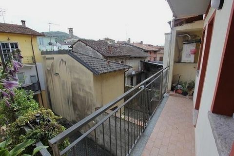 Deze 3 1/2 kamer appartementen op de tweede verdieping en 3 1/2 kamer appartement zijn gelegen op een centrale en rustige locatie in de Italiaanse gemeente Germignaga, na Luino, zuidelijk deel van de Gambarogno Rivièra op 16 km van de Zwitserse grens...
