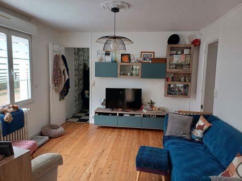 60400 NOYON - 2 chambres - Maison 87m² habitables - Jardin - Garage Située dans un village prisé à seulement 5 minutes de Noyon, cette charmante maison de plain pied vous séduira par sa rénovation soignée, son atmosphère chaleureuse et son cadre de v...