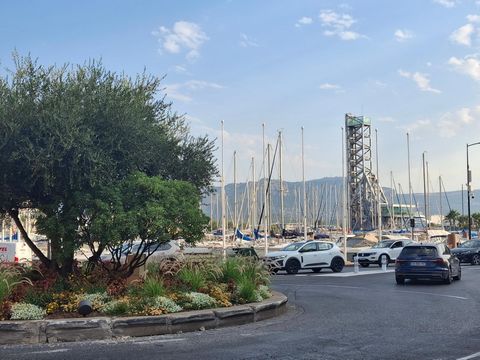 Spacieux T4 en centre ville avec stationnement privé