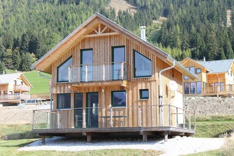 This beautiful detached wooden chalet for a maximum of 6 people is located in the Chaletpark Hohentauern, in the middle of the village of Hohentauern in Styria (snow-sure altitude 1,275 meters) and practically directly at the ski lift. The chalet off...
