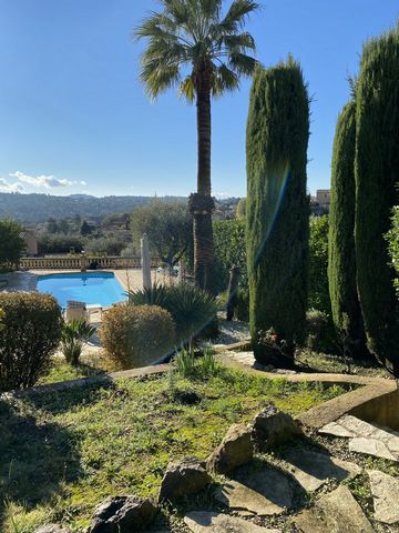 Peaceful residential setting in the lovely area of Peymeinade a small peaceful town, it has become the second shopping town after Grasse. The oldest part of the village comprises some pretty 18th century houses grouped around the church, with shops, ...