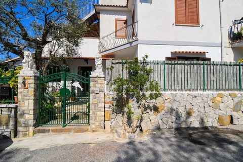 This splendid house has a wonderful view of the sea, located in Marciano, less than 3 km from Massa Lubrense and less than twenty minutes by car from the famous town of Sorrento. It is suitable for 8 people in 4 bedrooms, it has its own private swimm...