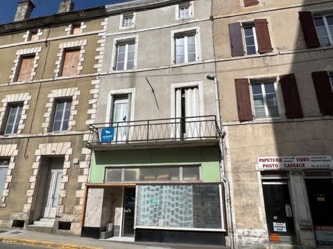 Investment property in Mansle town centre, close to the Charente river. The property comprises a commercial space on the ground floor and five studio flats on the upper floors. No exterior. Flats 4 and 5 are just about finished, the otehr 3 are to fi...