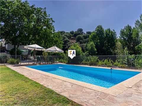 Situated in the Andalucian village of Mures, in the Jaen province of southern Spain, only a 15 minute drive from Alcala la Real and 40 minutes from the centre of Granada this beautiful property is suitable for either private family use, or as a combi...